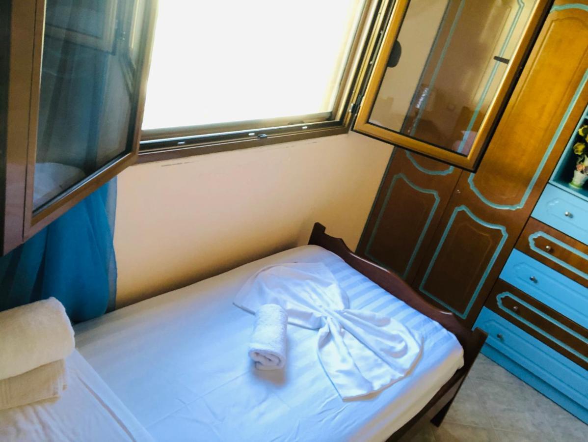 Comfort Guest Rooms Vila Hm Sarandë Exterior foto