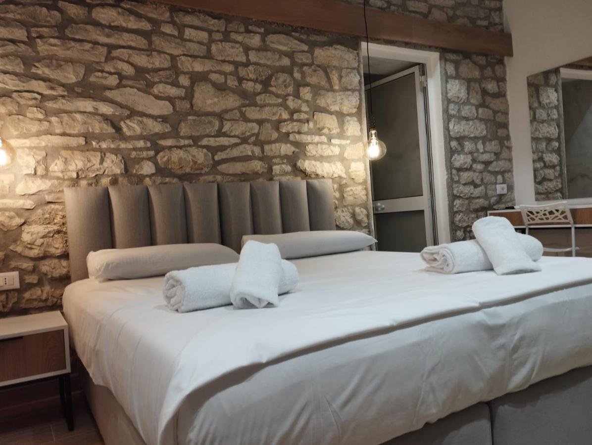 Comfort Guest Rooms Vila Hm Sarandë Exterior foto