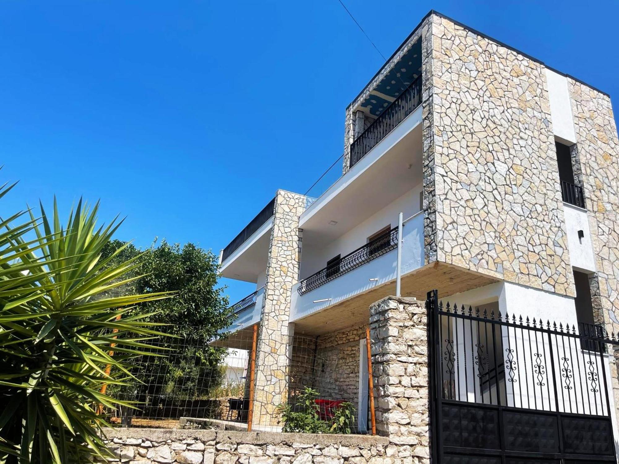 Comfort Guest Rooms Vila Hm Sarandë Exterior foto