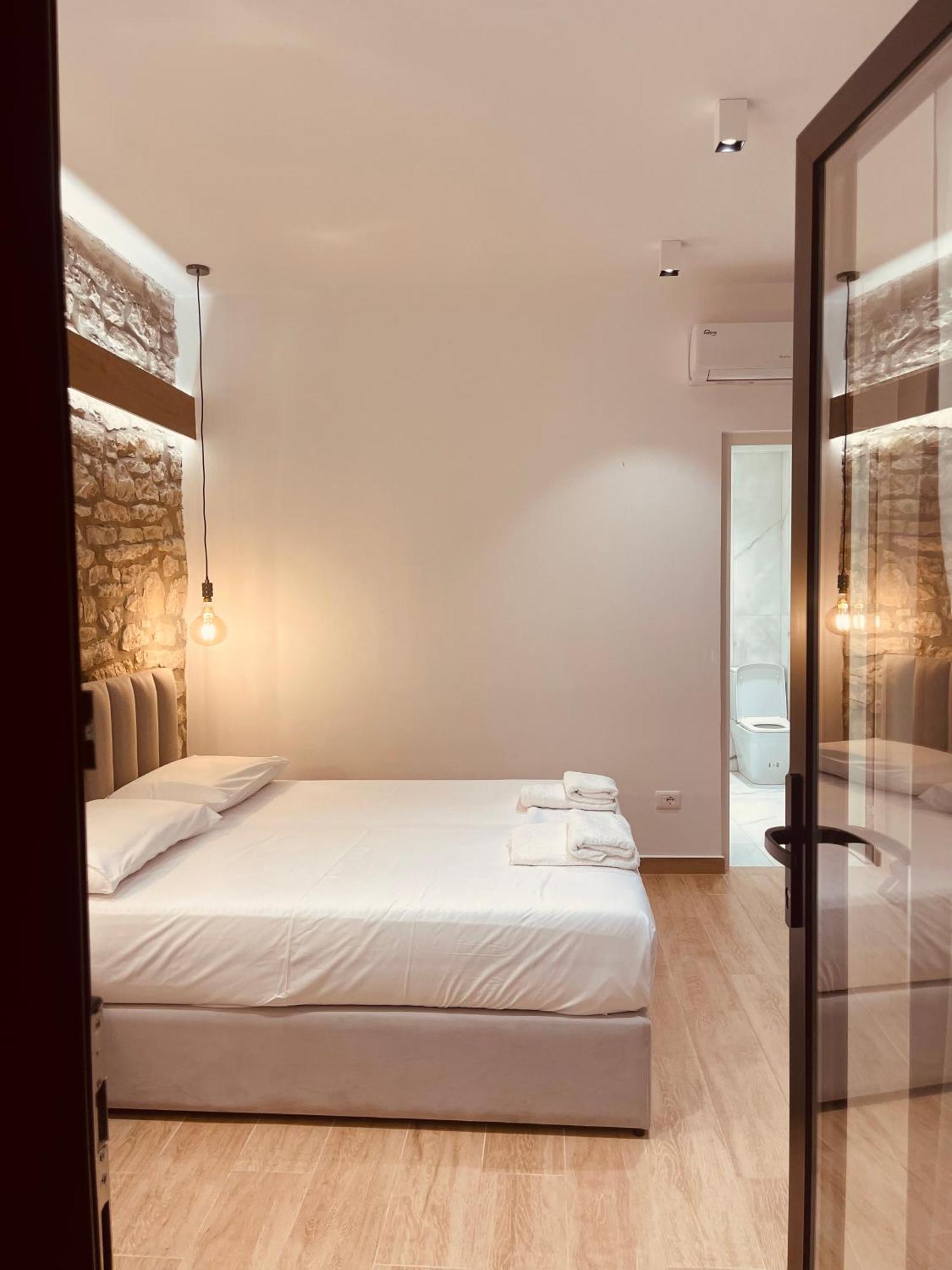 Comfort Guest Rooms Vila Hm Sarandë Exterior foto