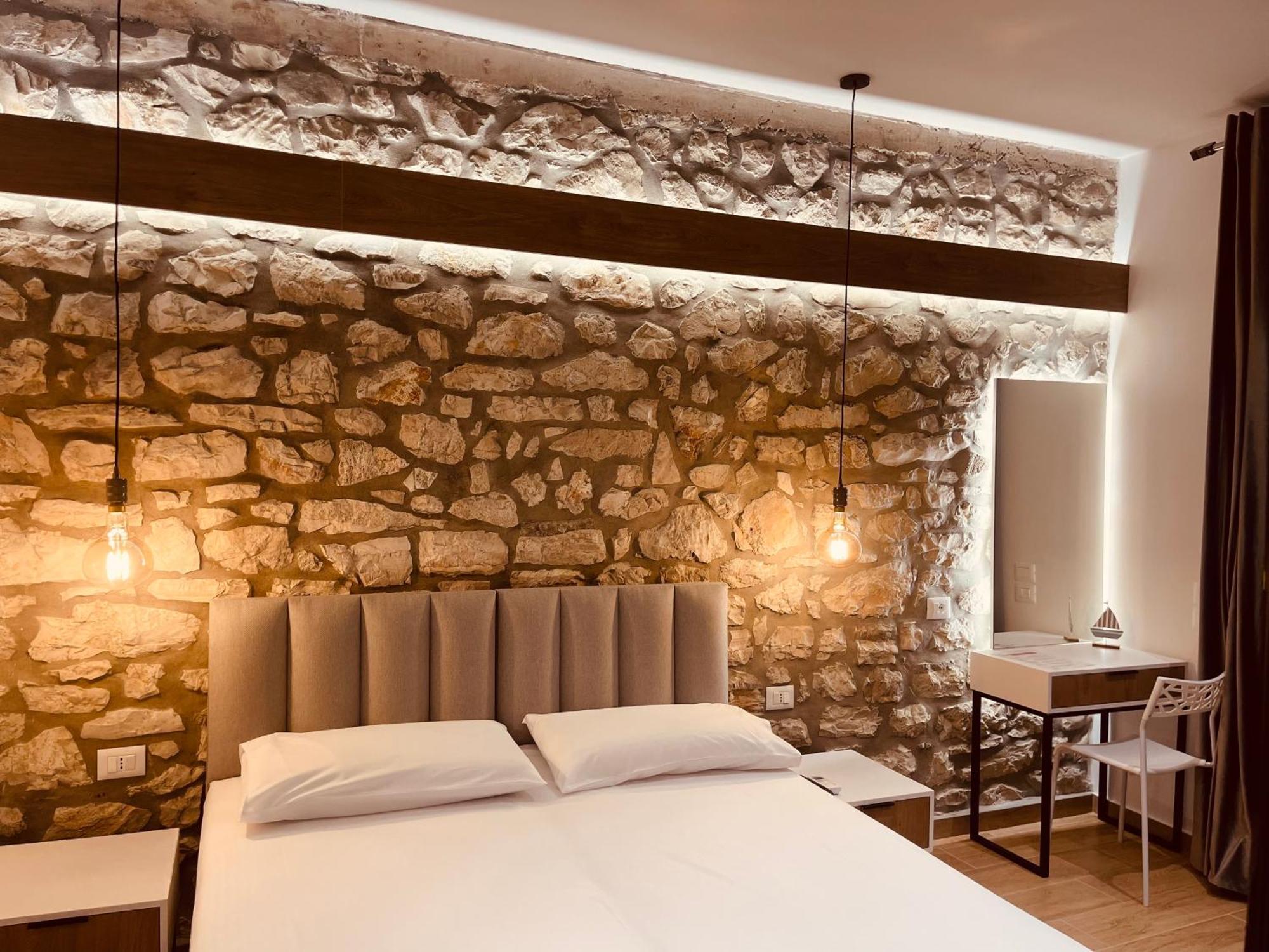 Comfort Guest Rooms Vila Hm Sarandë Exterior foto